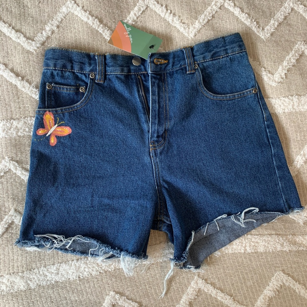 Cute recycled shorts 🦋